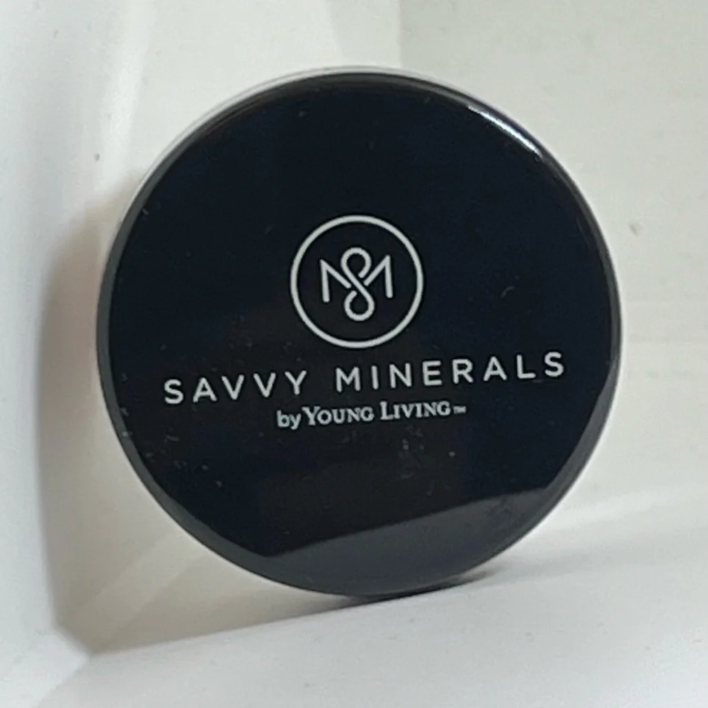 Young‎ Living SAVVY MINERALS Diamond Dust Foundation Brush Determined Eye Shadow